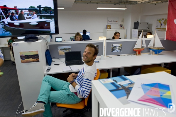 Le Welcome City Lab 1 er incubateur au monde dedie a  l innovation touristique.Marin d  Eau Douce, propose la location de bateaux électriques sans permis. Portrait de Nicolas Couderc un des co fondateurs de l entreprise.
