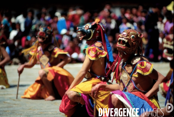 BHOUTAN : Danses monastiques du festival du TSECHU