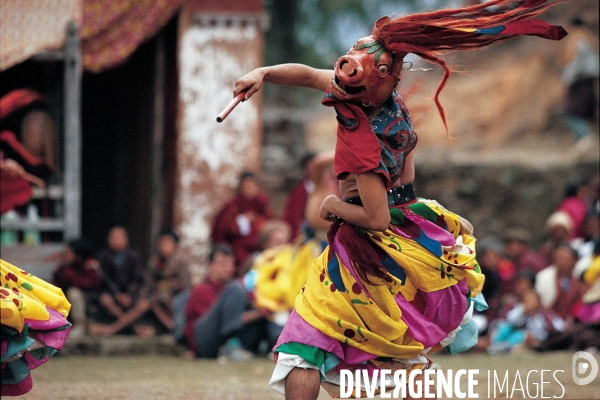 BHOUTAN : Danses monastiques du festival du TSECHU