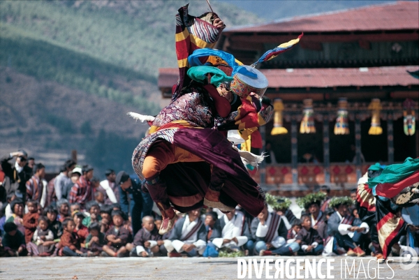 BHOUTAN : Danses monastiques du festival du TSECHU