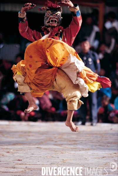 BHOUTAN : Danses monastiques du festival du TSECHU