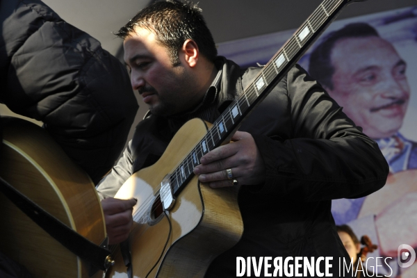 Inauguration de la place Django Reinhardt en hommage au guitariste de jazz manouche