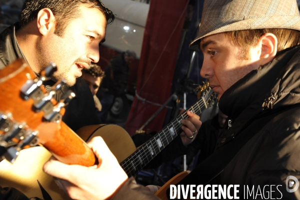 Inauguration de la place Django Reinhardt en hommage au guitariste de jazz manouche