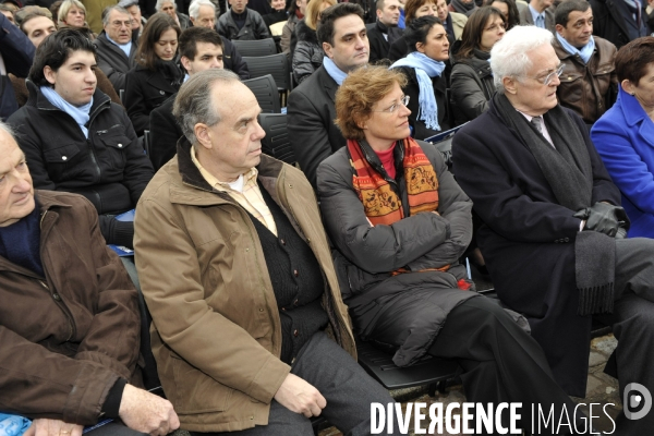 Inauguration de la place Django Reinhardt en hommage au guitariste de jazz manouche