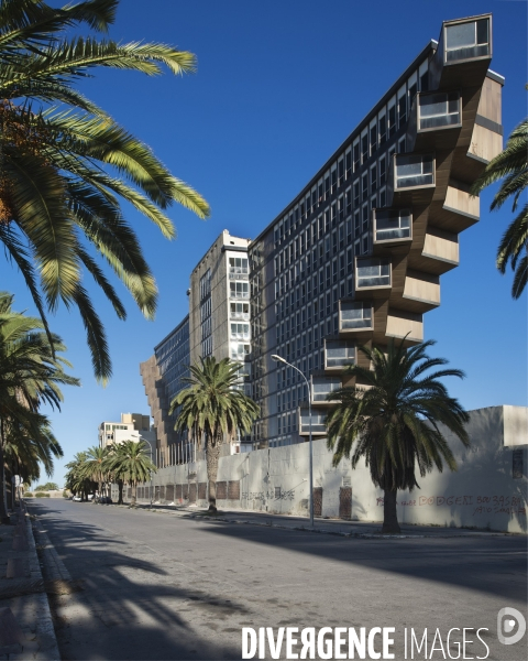 Tunis, Tunisie, 2012.  Grand Hôtel du Lac, promis à la démolition.