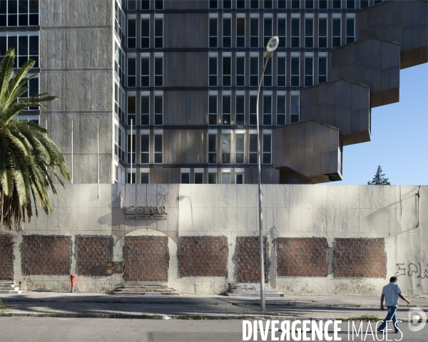 Tunis, Tunisie, 2012.  Grand Hôtel du Lac, promis à la démolition.