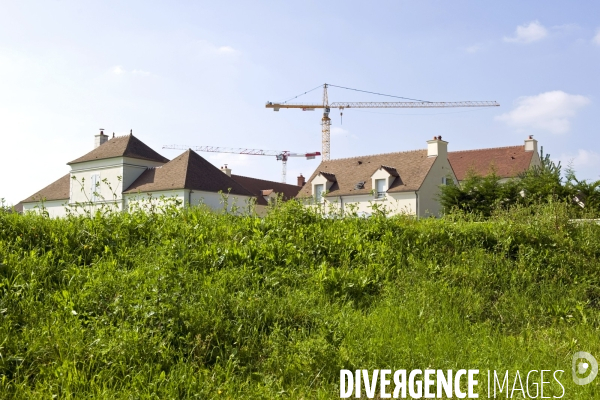 Val d Europe. Un développement sans fin.Sur la place de Toscane,Graine d Etoile, un studio de danse prive donne une representation avec ses eleves.