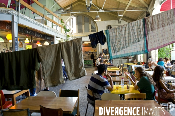 La gare d Ornano sur la petite ceinture transformee en un lieu de vie. Bienvenue a la Recyclerie !