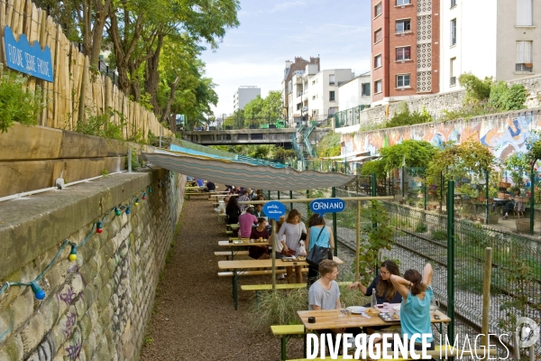 La gare d Ornano sur la petite ceinture transformee en un lieu de vie. Bienvenue a la Recyclerie !