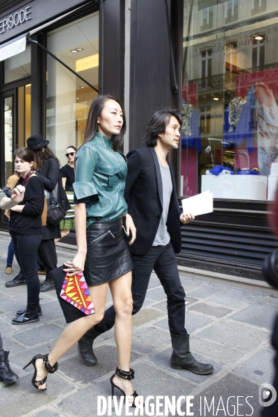 Ambiance autour du défilé Balmain pendant la Fashion Week de Paris