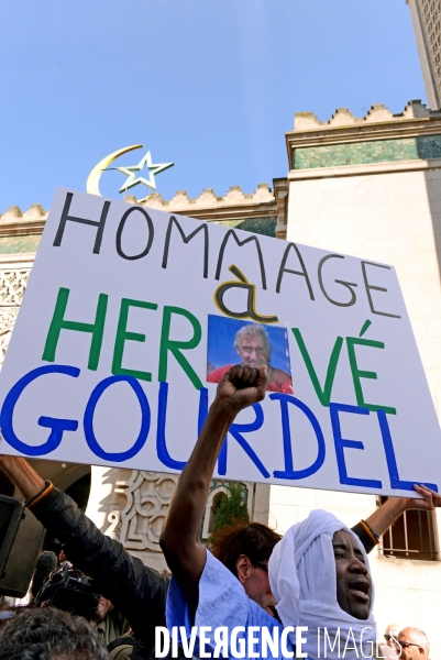 Hommage à Hervé Gourdel à la Grande Mosquée de Paris. Tribute to Hervé Gourdel the Great Mosque of Paris.