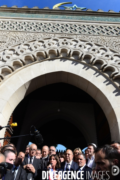 Hommage à Hervé Gourdel à la Grande Mosquée de Paris. Tribute to Hervé Gourdel the Great Mosque of Paris.