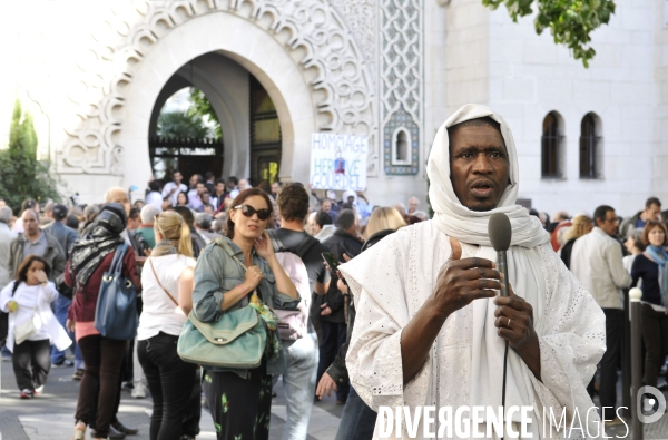 Hommage à Hervé Gourdel par les musulmans de France à la Grande Mosquée de Paris. Tribute to Hervé Gourdel by Muslims of France at the Great Mosque of Paris.