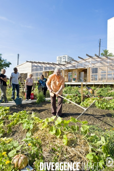 R Urban. Une ferme agro-ecologique participative a Colombes