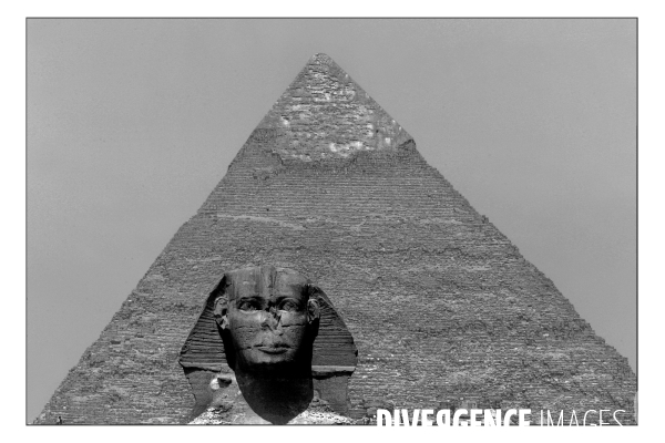 The Great pyramids and Sphinx of Egypt. La Grande Pyramide et le Sphinx d Egypte.