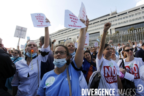 Les pharmaciens en grêve manifestent