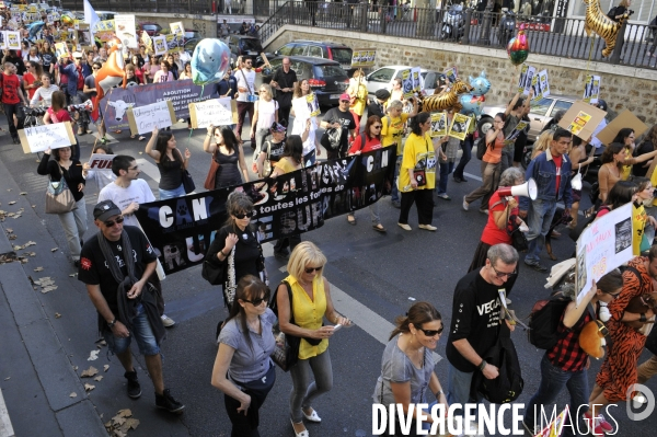 Manifestation pour la cause animale. Walk for the animals rights.