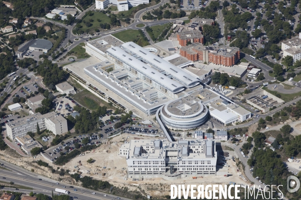 Vue aérienne de Nîmes