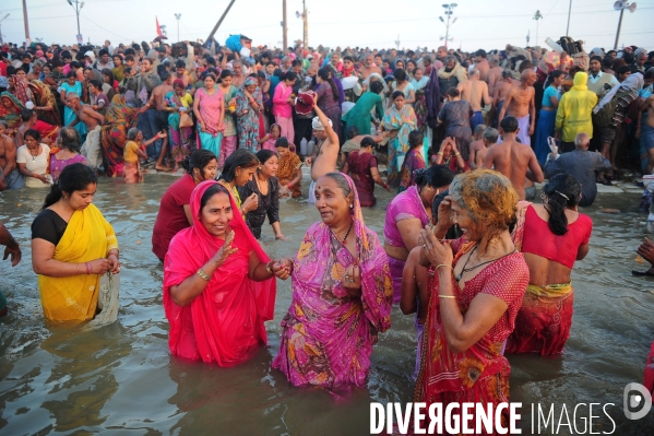 Kumbh Mela Hindu pilgrimage Ritual and worship 2013. Kumbh Mela hindou pèlerinage rituel et de culte 2013.