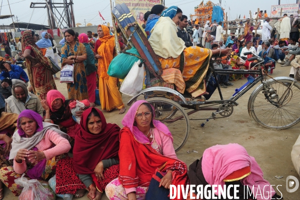 Kumbh Mela Hindu pilgrimage Ritual and worship 2013. Kumbh Mela hindou pèlerinage rituel et de culte 2013.