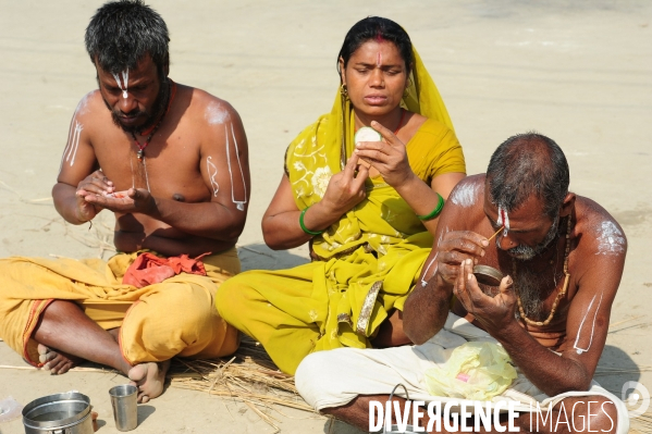 Kumbh Mela Hindu pilgrimage Ritual and worship 2013. Kumbh Mela hindou pèlerinage rituel et de culte 2013.