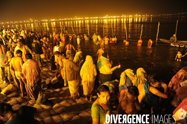 Kumbh Mela Hindu pilgrimage Ritual and worship 2013. Kumbh Mela hindou pèlerinage rituel et de culte 2013.