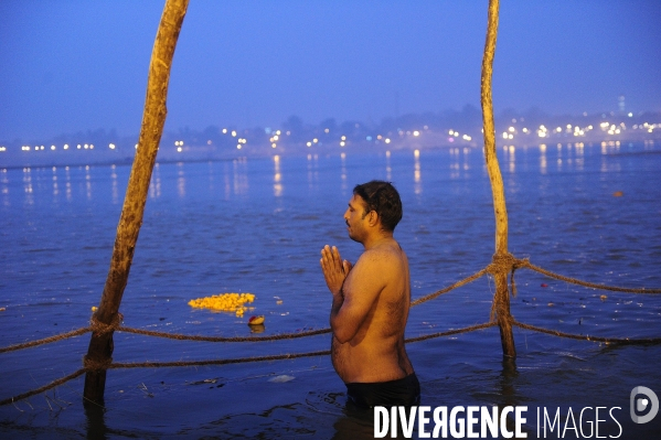 Kumbh Mela Hindu pilgrimage Ritual and worship 2013. Kumbh Mela hindou pèlerinage rituel et de culte 2013.