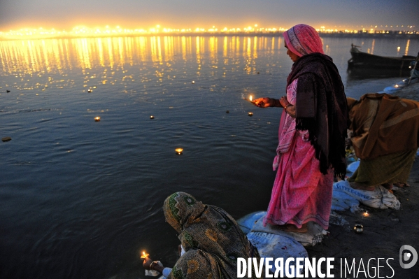 Kumbh Mela Hindu pilgrimage Ritual and worship 2013. Kumbh Mela hindou pèlerinage rituel et de culte 2013.