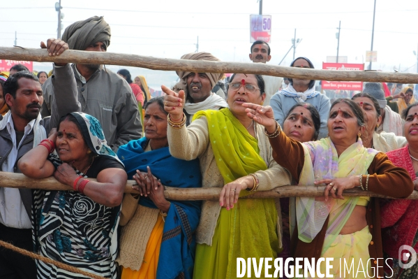 Kumbh Mela Hindu pilgrimage Ritual and worship 2013. Kumbh Mela hindou pèlerinage rituel et de culte 2013.