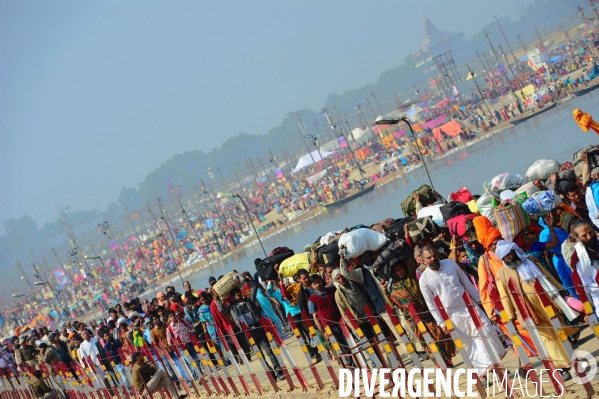 Kumbh Mela Hindu pilgrimage Ritual and worship 2013. Kumbh Mela hindou pèlerinage rituel et de culte 2013.