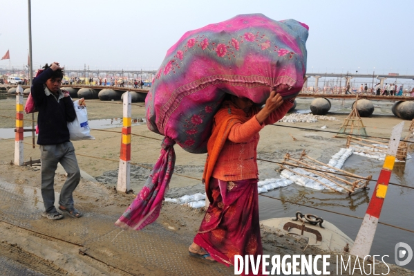 Kumbh Mela Hindu pilgrimage Ritual and worship 2013. Kumbh Mela hindou pèlerinage rituel et de culte 2013.