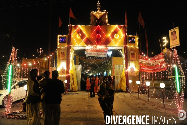 Kumbh Mela Hindu pilgrimage Ritual and worship 2013. Kumbh Mela hindou pèlerinage rituel et de culte 2013.