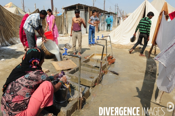 Kumbh Mela Hindu pilgrimage logistics and daily life 2013. Kumbh Mela hindous logistique du pèlerinage et vie quotidienne 2013.