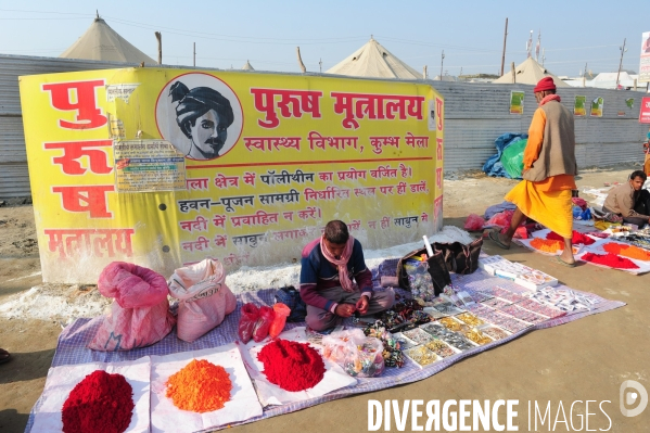 Kumbh Mela Hindu pilgrimage logistics and daily life 2013. Kumbh Mela hindous logistique du pèlerinage et vie quotidienne 2013.