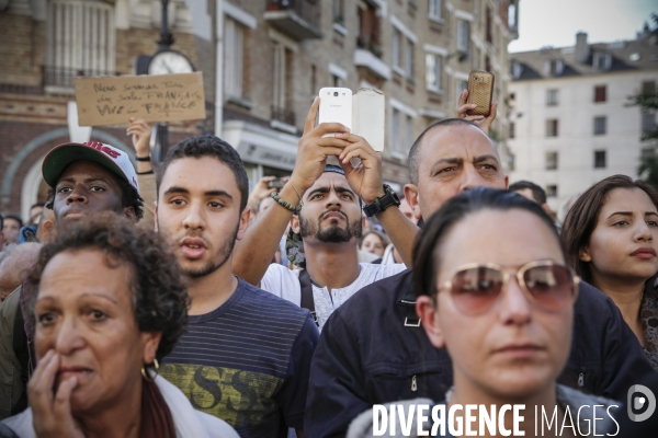 Hommage des musulmans à Hervé Gourdel devant la mosquée de Paris