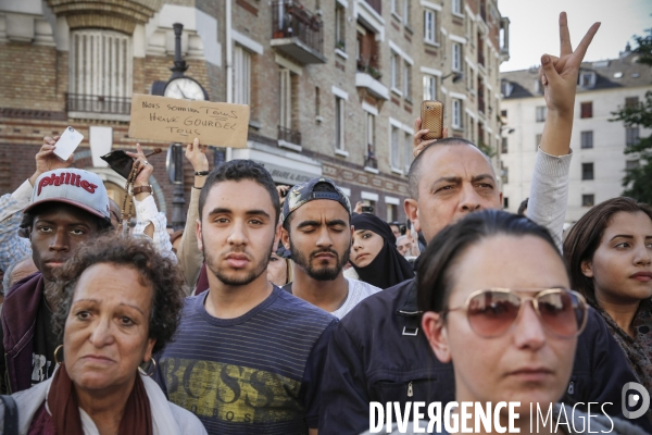 Hommage des musulmans à Hervé Gourdel devant la mosquée de Paris