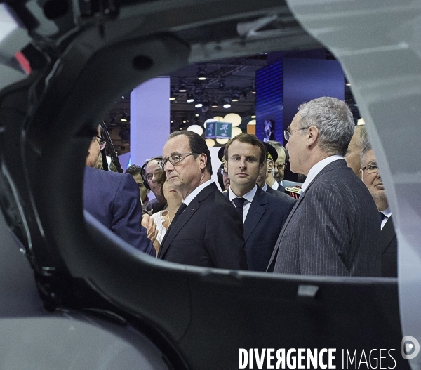 Sécurité maximum pour François Hollande, président ,au salon de l Auto 2014