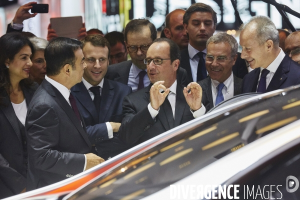 Sécurité maximum pour François Hollande, président ,au salon de l Auto 2014