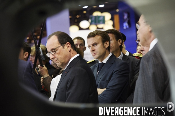 Sécurité maximum pour François Hollande, président ,au salon de l Auto 2014