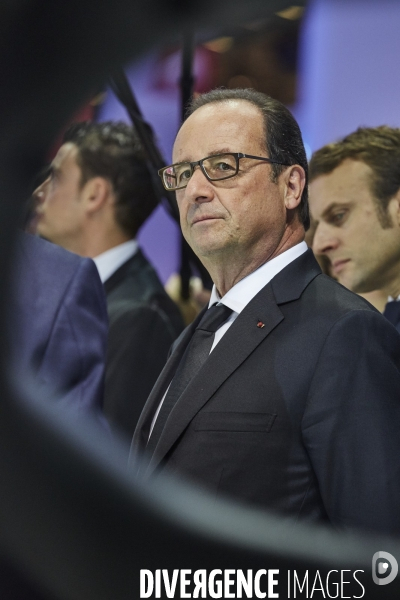 Sécurité maximum pour François Hollande, président ,au salon de l Auto 2014
