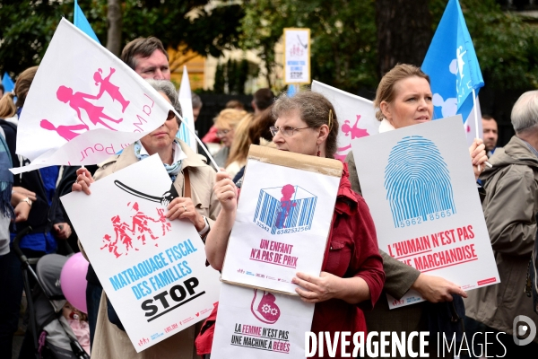 La Manif pour tous. The Demonstration For All.