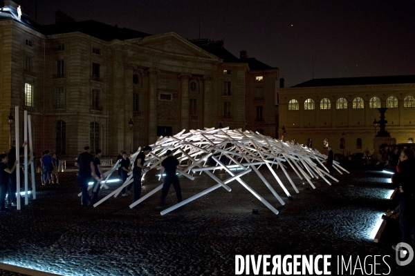 Nuit Blanche 2014.Installation de Johann Le Guillerm place du Pantheon - La Transumante