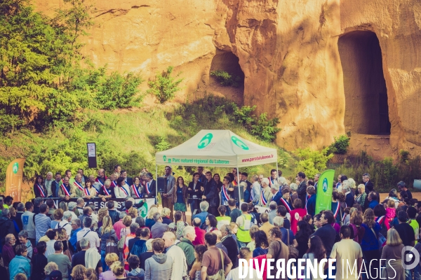 Mobilisation dans les ocres du Luberon contre le gaz de schiste.