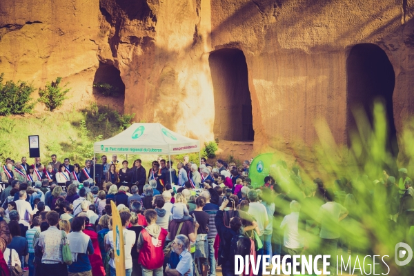 Mobilisation dans les ocres du Luberon contre le gaz de schiste.