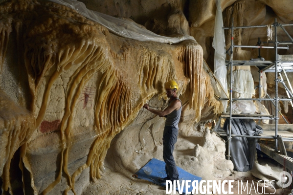 Chantier Caverne du Pont d Arc, reproduction de la grotte Chauvet