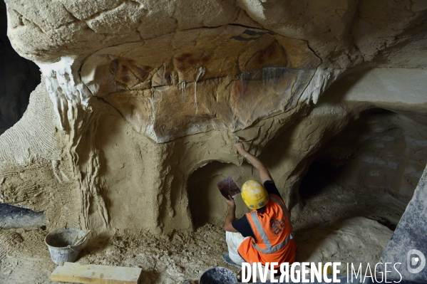 Chantier Caverne du Pont d Arc, reproduction de la grotte Chauvet