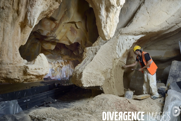 Chantier Caverne du Pont d Arc, reproduction de la grotte Chauvet