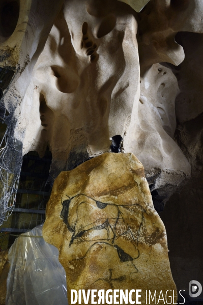 Chantier Caverne du Pont d Arc, reproduction de la grotte Chauvet