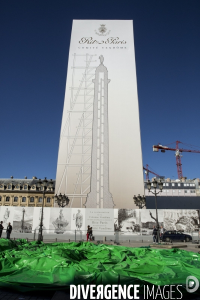 Des vandales dégonflent le «sapin» controversé de l artiste américain Paul MC CARTHY.