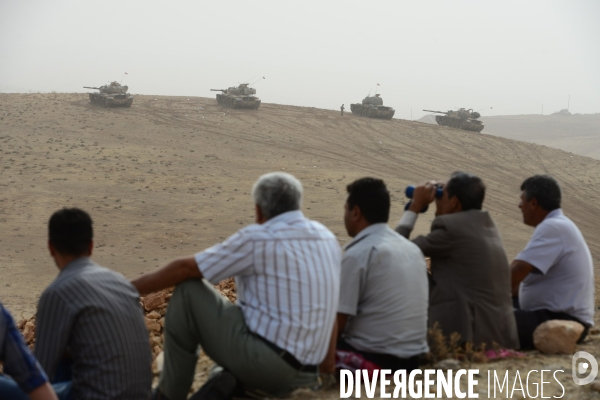 Combat in Kobani, Turkey-Syria Border. Combat dans Kobané, Frontaliers entre Syrie et Turquie.